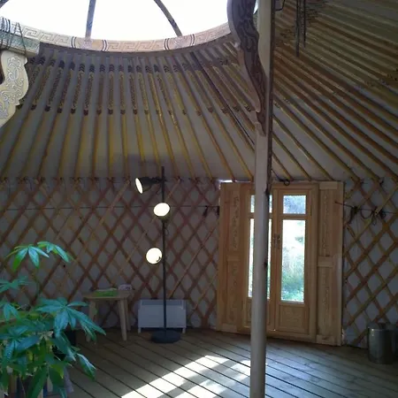 Les Beaux Chenes Bed & Breakfast