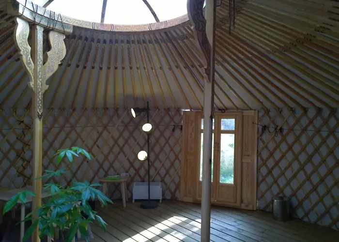 Les Beaux Chenes Bed & Breakfast