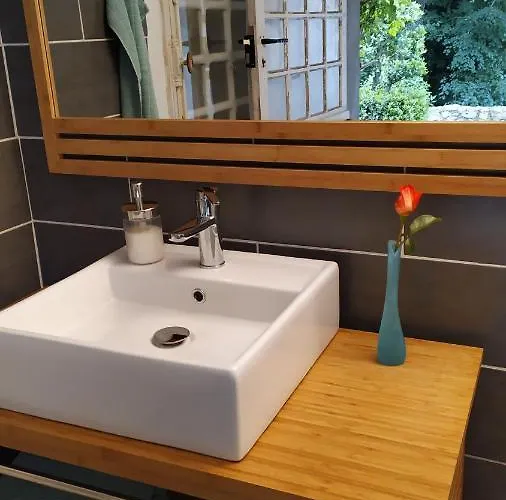 Les Beaux Chenes Bed & Breakfast